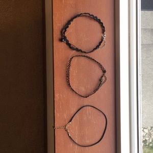 3 chokers